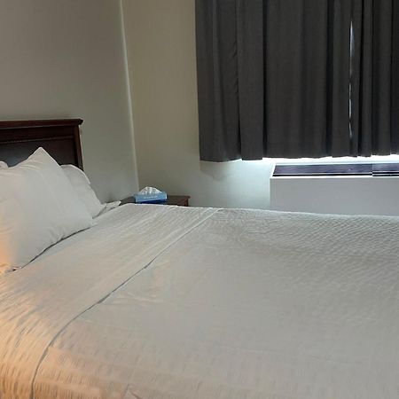 Travelodge By Wyndham London Ontario Kültér fotó